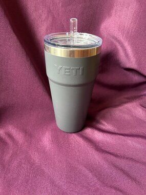 YETI Rambler 26 oz Tumbler with Straw Lid Gray Stainless Steel